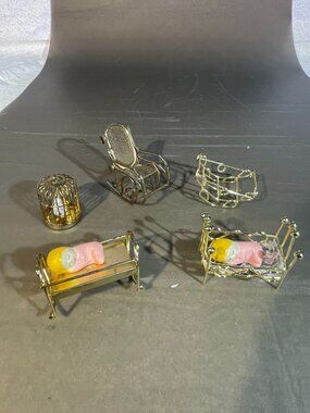 Vintage Dollhouse Furniture (7 pcs. See Desc. for items) (1403)